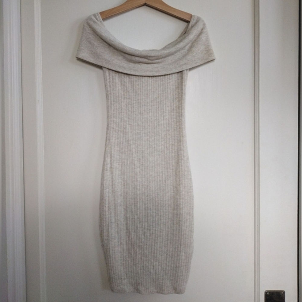 Windsor Off-Shoulder Ribbed Sweater Mini Dress Women's size XS EUC